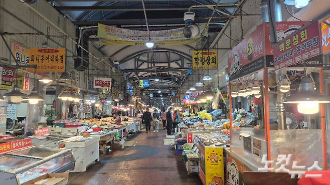 16일 오전 10시 30분쯤 광주 서구 양동시장에는 상인들과 시민들의 목소리로 활기가 넘쳤다. 한아름 기자