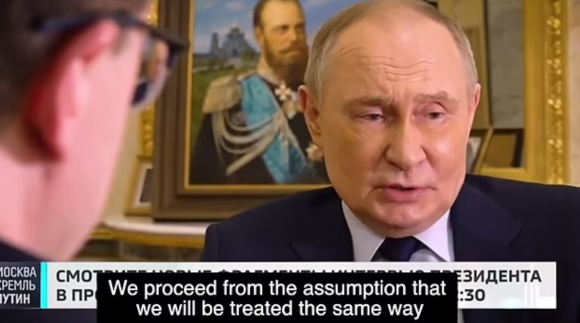러시아 국영 매체 로시야--1이 18일(현지시간) 푸틴 대통령과의 인터뷰 영상을 공개했다. 이 인터뷰는 지난 3월 말에 진행됐으나 뒤늦게 공개된 것으로 알려졌다.
