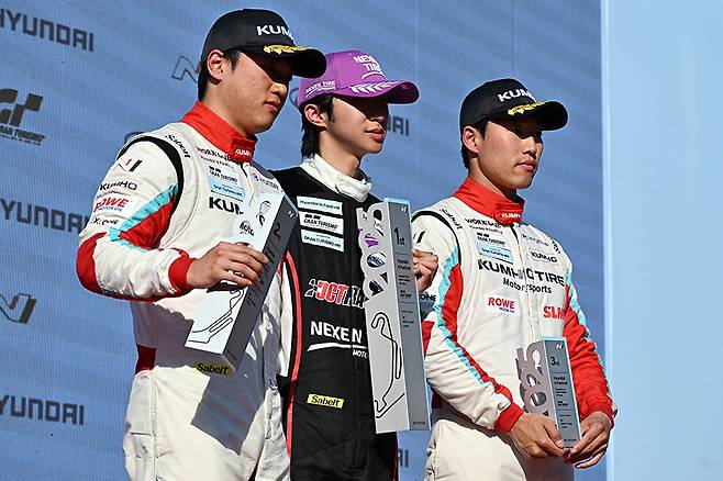 현대 N 페스티벌 2025 개막전, eN1 클래스 포디엄에 오른 이창욱, 김규민 그리고 노동기. 사진: 김학수 기자