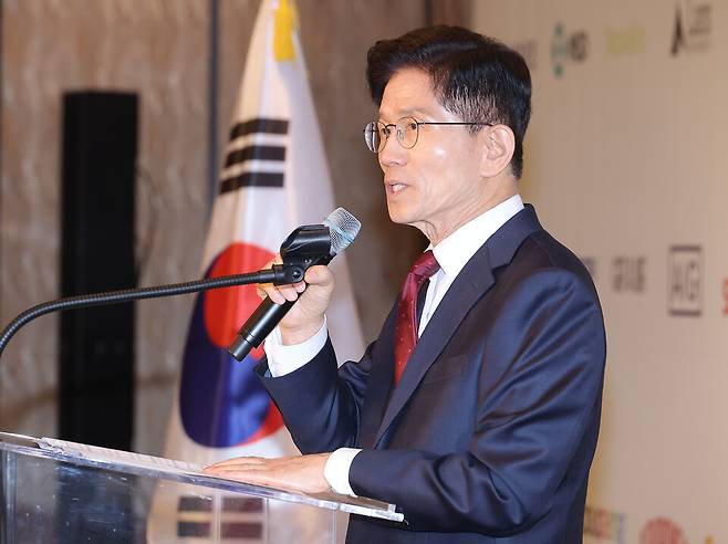 김문수 국민의힘 대선 후보가 19일 서울 종로구 포시즌스 호텔에서 열린 주한미국상공회의소(암참) 간담회에서 인사말을 하고 있다. ⓒ연합뉴스