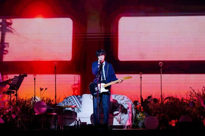 [사진 = 웨이크원 제공]