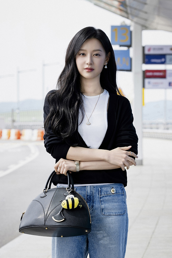 배우 김지원. 불가리 제공