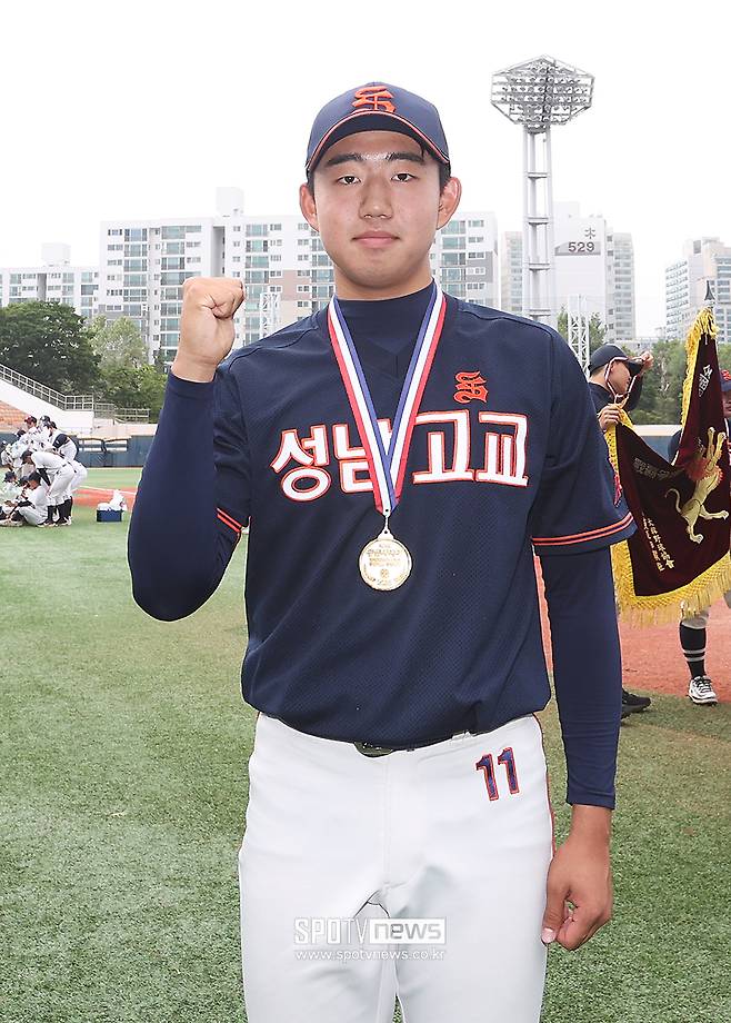 ▲ 제79회 황금사자기 대회 최우수선수 성남고 오훈택 ⓒ곽혜미 기자