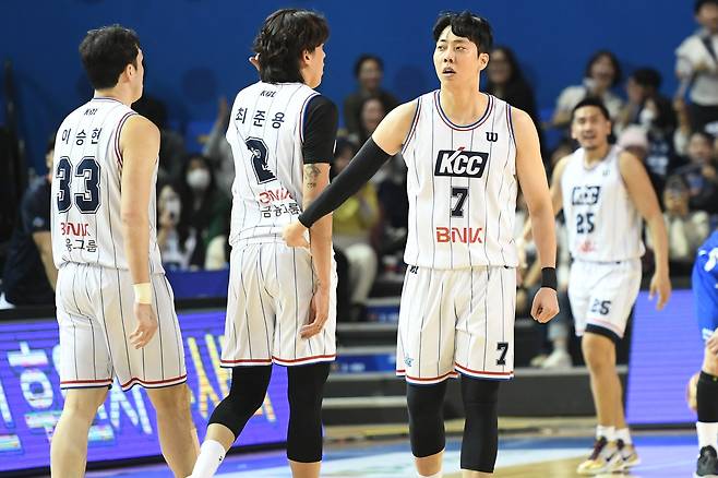 이번 시즌 경기 중 KCC 선수단 모습 [KBL 제공. 재판매 및 DB 금지]
