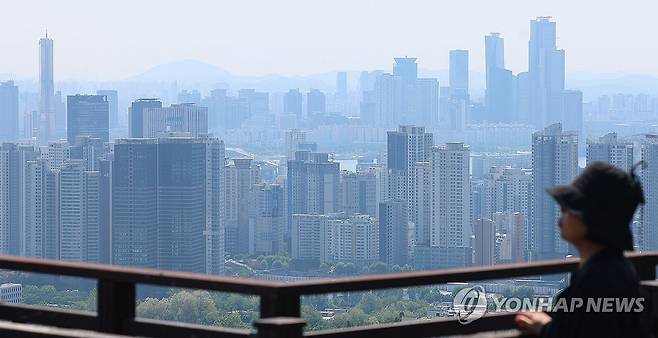 서울 남산에서 바라본 용산 일대 아파트 단지 [연합뉴스 자료사진]