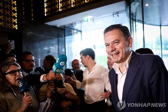 웃음 짓는 포르투갈 루이스 몬테네그루 총리  [AFP=연합뉴스]