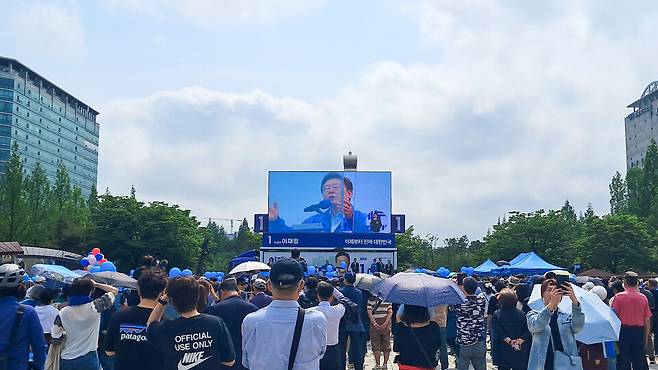 ▲ 20일 이재명 더불어민주당 후보가 고양시 일산문화광장에서 유세를 펼치고 있다.