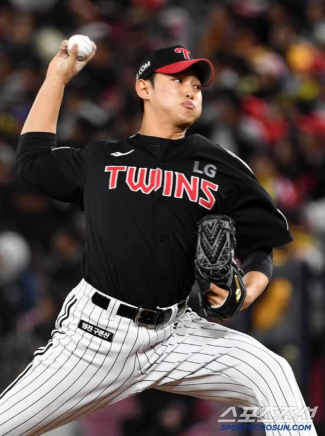 25일 광주 기아챔피언스필드에서 열린 KIA 타이거즈와 LG 트윈스의 경기. LG 김영우가 역투하고 있다. 광주=박재만 기자 pjm@sportschosun.com/2025.04.25/