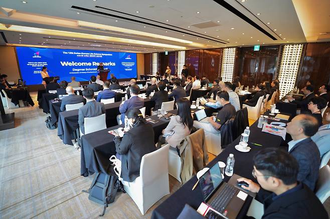 '한-스위스 혁신주간 2025'를 맞아 열린 제12회 한-스위스 생명과학 심포지엄은 장애 극복을 위한 최첨단 과학기술의 동향을 살피고, 한국과 스위스 과학자들이 어떻게 협력하고 있는지 한 눈에 볼 수 있는 자리였다./주한스위스대사관