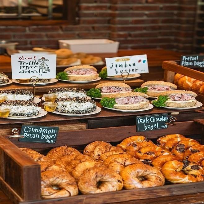 런던베이글뮤지엄의 주요 메뉴. /신세계프라퍼티 제공