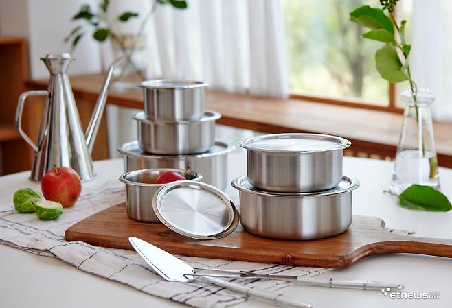 최근 경기 고양시 일산동구에 위치한 본사에서 차찬영 '지엔티글로벌' 대표와 키친 브랜드 '고트만'을 비롯한 글로벌 비즈니스 관련 인터뷰를 가졌다.