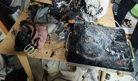 반려묘에 의해 발생한 화재로 50대 남성이 2도 화상을 입었다. 사진은 화재 현장./사진=인천소방본부 제공