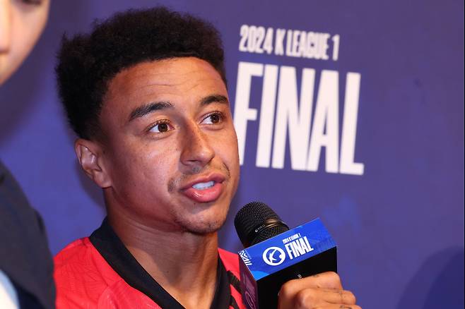 <yonhap photo-3624=""> 파이널라운드 각오 밝히는 린가드 (서울=연합뉴스) 서대연 기자 = 16일 오후 서울 마포구 누리꿈스퀘어에서 열린 2024 K리그1 파이널 라운드 미디어데이 행사에서 FC서울 제시 린가드가 각오를 밝히고 있다. 2024.10.16 dwise@yna.co.kr/2024-10-16 15:43:45/ <저작권자 ⓒ 1980-2024 ㈜연합뉴스. 무단 전재 재배포 금지, AI 학습 및 활용 금지></yonhap>