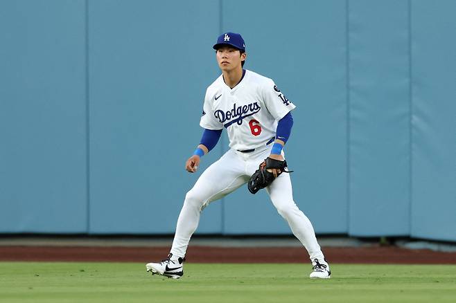 <yonhap photo-3619=""> LOS ANGELES, CALIFORNIA - MAY 19: Hyeseong Kim #6 of the Los Angeles Dodgers in action against the Arizona Diamondbacks during the first inning at Dodger Stadium on May 19, 2025 in Los Angeles, California. Luke Hales/Getty Images/AFP (Photo by Luke Hales / GETTY IMAGES NORTH AMERICA / Getty Images via AFP)/2025-05-20 14:10:58/ <저작권자 ⓒ 1980-2025 ㈜연합뉴스. 무단 전재 재배포 금지, AI 학습 및 활용 금지></yonhap>
