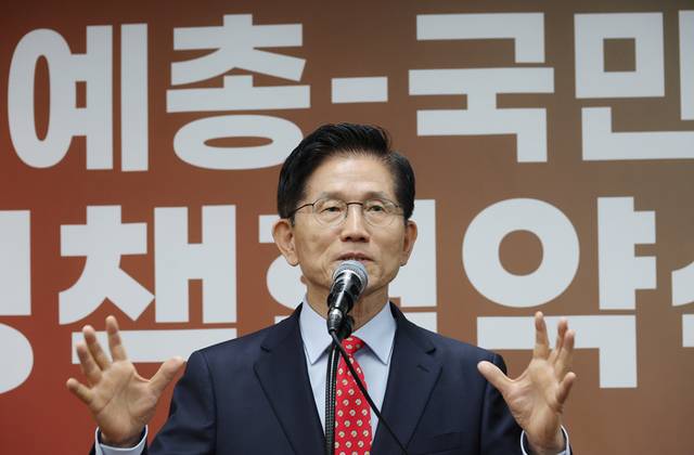 ▲ 국민의힘 김문수 대선 후보가 20일 서울 양천구 대한민국예술인센터에서 열린 한국예술문화단체총연합회·국민의힘 정책협약식에서 인사말을 하고 있다. 연합뉴스