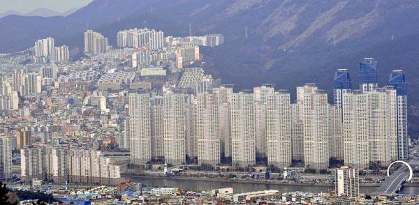 해운대구 재송동과 반여동 일대 아파트 단지. 국제신문 DB