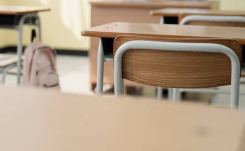 남녀 교사가 초등학교 교실에서 부적절한 행위를 했고 학생들이 이 장면을 목격했다는 민원이 제기됐다. 사진은 기사와 무관함/사진=게티이미지뱅크