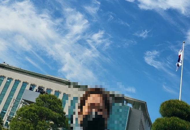 2022년 5월 10일, 세계법왕일붕문도중앙회 네이버 밴드에 올라온 게시물. 신원 미상의 인물이 국회의사당에서 진행된 대통령 취임식 현장을 촬영해 회원들과 공유했다.&nbsp;