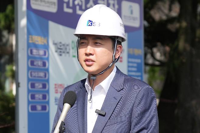 답변하는 이준석 후보. 연합뉴스