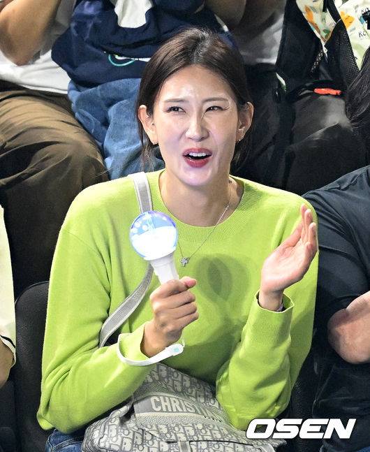 절친의 은퇴 경기 즐긴 김수지