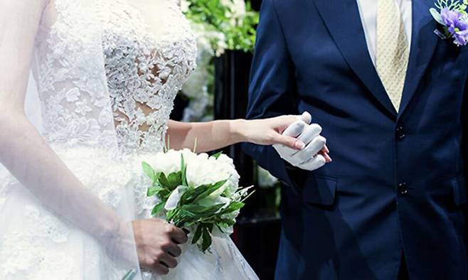 20대 이상에서 결혼할 생각이 있는 여성 비율이 50%에도 못 미치다가 최근 1년 사이 10%포인트가량 늘면서 60%에 육박한 것으로 조사됐다. 게티이미지뱅크