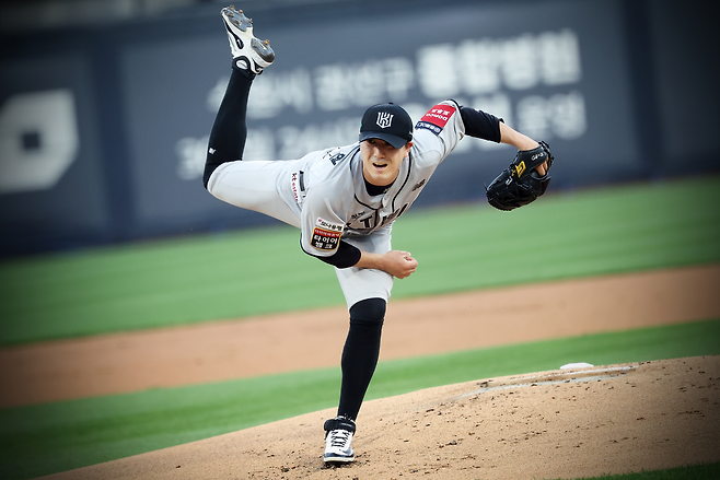 조이현이 20일 수원 KIA전에 선발 등판해 역투하고 있다. KT 위즈 제공