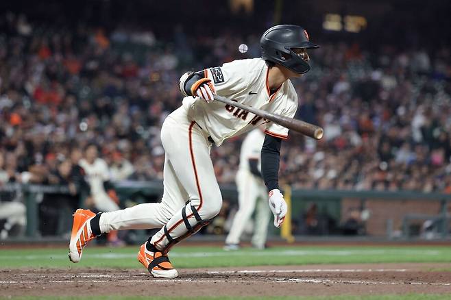 ▲ 20일(한국시간) 미국 샌프란시스코 오라클파크에서 열린 캔자스시티 로얄스와 경기에서 8회 1타점 2루타를 터뜨린 이정후. ⓒ연합뉴스/AFP