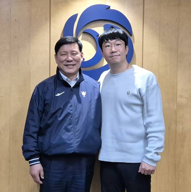 허구연(왼쪽) 총재-양현종 회장. /사진=KBO