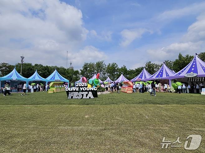 21일 서울 노들섬에서 '2025 올리브영 페스타'가 열렸다.ⓒ 뉴스1/김진희 기자.