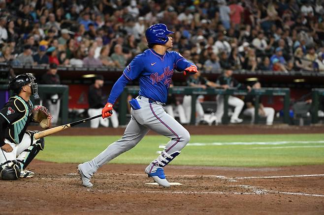 후안 소토가 타구를 날린 뒤 전력질주하지 않는 '주루 산책''으로 눈총을 받고 있다. AFP연합뉴스