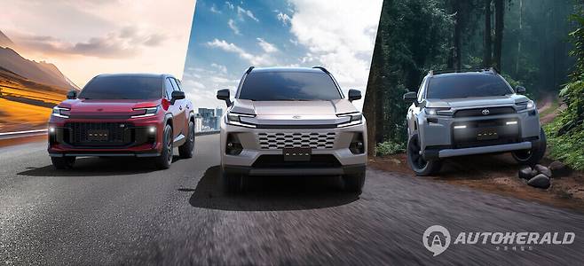 도요타는 이날 신형 RAV4를&nbsp;사용자 취향에 따라 선택할 수 있는 3가지 스타일로 선을 보였다. 오른쪽부터 RAV4 GR 스포츠, 코어, 어드벤처 모델이다. (도요타)