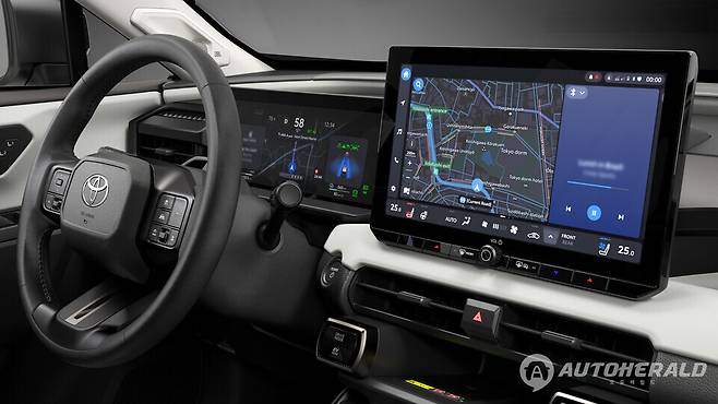 신형 RAV4는 소프트웨어 정의 차량으로 주행 안정성과 다양한 기능의 무선 업데이트가 가능하다. (도요타)