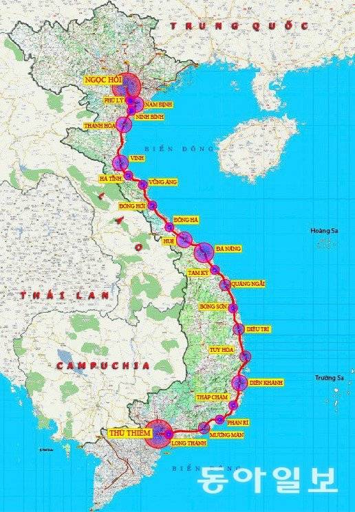 지난해 10월 베트남 국유기업 컨소시엄이 사전 타당성 조사에서 제시한 남북 고속철도 노선도. 하노이 응옥호이역에서 호찌민 투티엠역까지 총 1541㎞이고, 23개 여객역과 5개 화물역을 만든다는 계획이다. 시속 350㎞인 여객용 고속열차를 이용하면 전 구간 운행에 5시간 30분이 걸린다(5개역 정차시). 다만 화물열차는 속도가 훨씬 느릴 수밖에 없다. 일부 전문가들은 여객-화물이 혼합되는 노선이기 때문에 여객열차 속도를 시속 300㎞ 정도로 낮추는 게 맞다고도 지적한다. 여객-화물 열차 속도 차이가 너무 크면 위험할 수 있어서다.