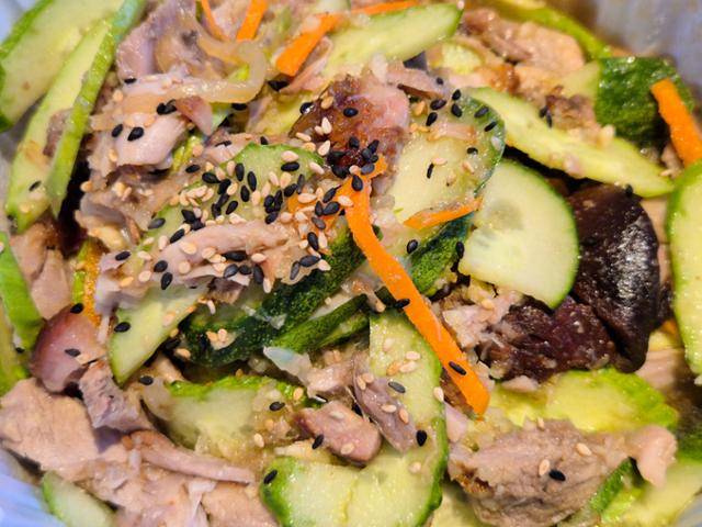 부산 동구 고향족발의 냉채족발.