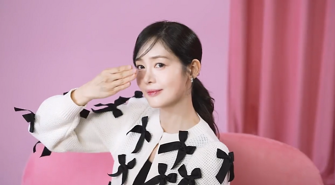 배우 성유리 SNS.