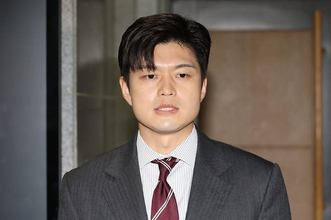 김용태 국민의힘 비상대책위원장이 21일 오전 서울 여의도 국회 의원회관에서 김문수 대통령 후보와 이준석 개혁신당 대통령 후보 단일화와 관련한 취재진의 질문에 답하고 있다. /뉴스1