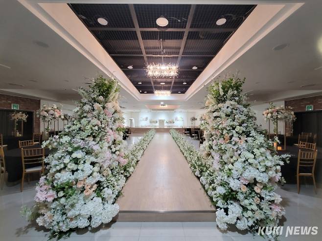 경기 안산문화예술의전당 내 자리잡은 '행복충전 공공웨딩홀'내부. 안산시 제공&nbsp;