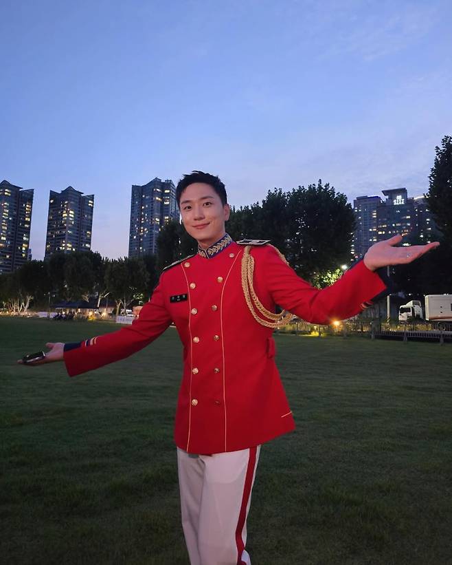 그룹 포레스텔라 고우림 SNS