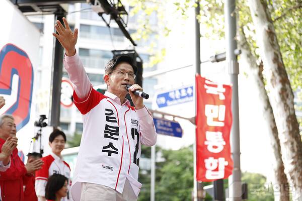 ▲김문수 국민의힘 대통령 후보가 20일 오후 서울 송파구를 방문해 유세를 하고 있다. 사진=국민의힘