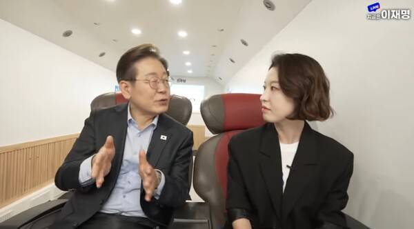 ▲이재명 더불어민주당 대선후보가 21일 유튜브 이재명TV 달려라이브에서 자신의 SNS가 없었다면 언론의 왜곡에 가루가 됐을 것이라며 반감을 드러내고 있다. 사진=이재명TV 영상 갈무리