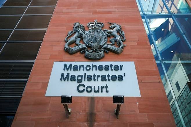 화상 회의 중 신체가 노출돼 해고된 영국 남성이 회사를 상대로 소송했지만 법원에 기각당해 패소했다. 사진은 영국 맨체스터 법원 전경. 해당 기사와 상관없음. [사진 = 로이터]