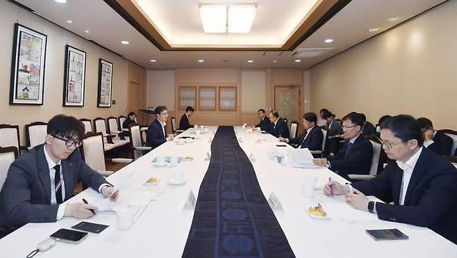 [서울=뉴시스] 사진은 김범석 기획재정부 장관 직무대행이 지난 16일 오전 서울 종로구 정부서울청사에서 '제45차 물가관계차관회의'를 주재하고 있는 모습. (사진=기획재정부 제공) 2025.05.16. photo@newsis.com *재판매 및 DB 금지