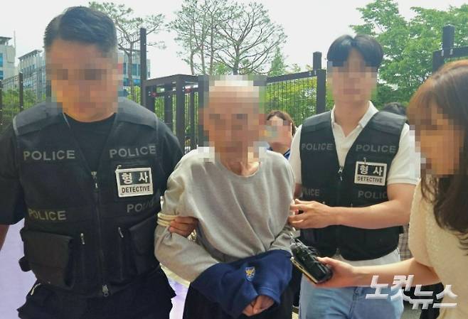 A씨가 영장실질심사를 받기 위해 청주지방법원에 출석하고 있다. 임성민 기자