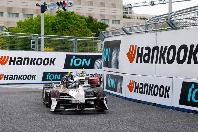 포뮬러 E 2025 도쿄 E-Prix 경기 장면.