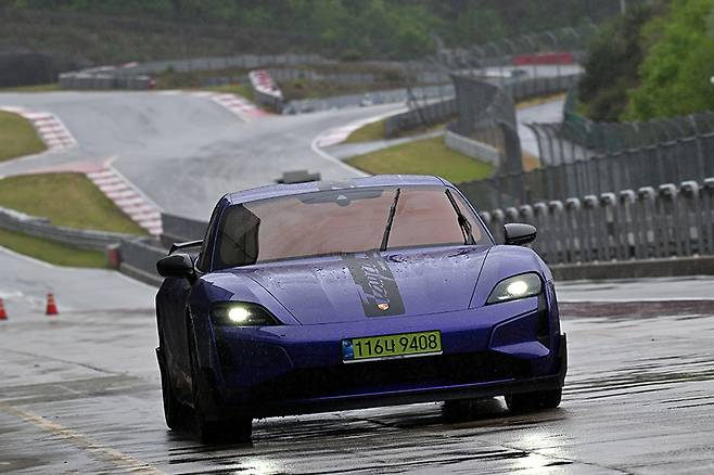 포르쉐 타이칸 터보 GT 바이작 패키지. 사진: 김학수 기자