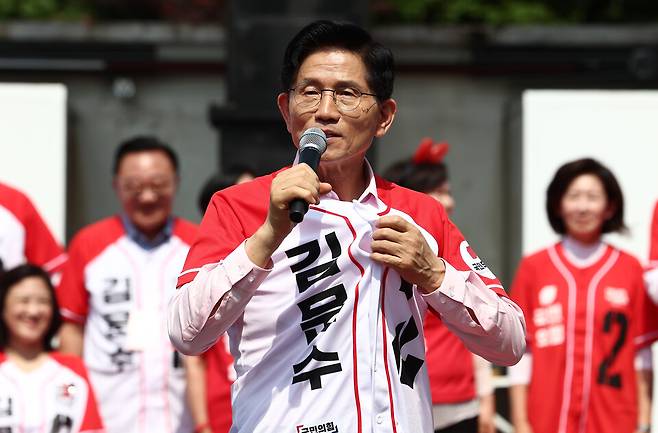 지난 20일 김문수 국민의힘 대선 후보가 서울 서초구 고속터미널역 인근에서 집중유세를 하고 있다. ⓒ연합뉴스