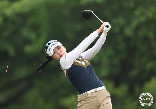 지난해보다 빠른 페이스로 시즌 3승 고지에 오른 이예원(사진)이 단독 다승왕과 함께 단일 시즌 최다 상금 신기록에 도전한다. 2021년 박민지가 쌓은 15억2137만 원을 넘어 새 역사를 쓸수 있을지 궁금하다. 사진제공 | KLPGA