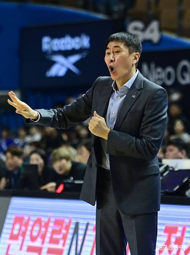 이상민 KCC 감독은 KBL 역대 최초로 선수, 코치, 감독으로 한 팀에서 우승을 이끌겠다는 각오를 전했다. 스포츠동아 DB