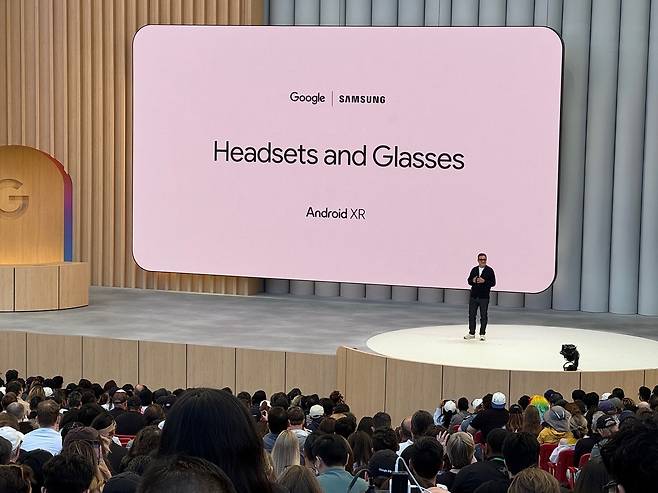 구글, 스마트 안경 개발 삼성과 협력 [마운틴뷰(미 캘리포니아주)=연합뉴스]