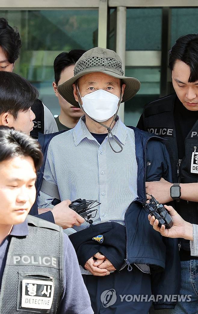 유치장 나서는 '시흥 살인사건' 피의자 차철남 [촬영 권준우]